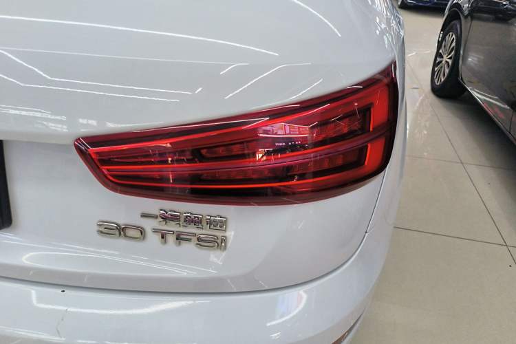 Used Audi Q3 2017 30 TFSI Fashion Model
