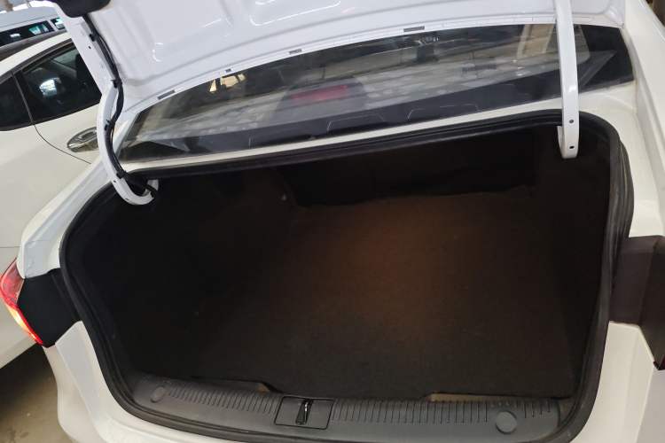 Used Roewe 360 2015 1.5L Automatic Luxury Edition
