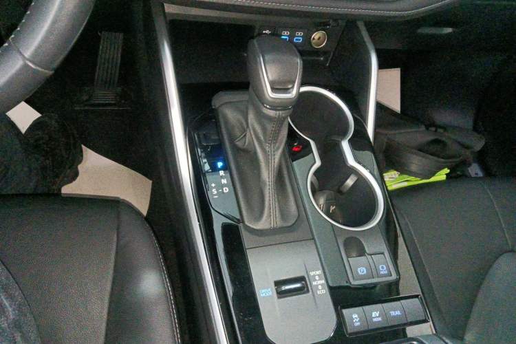 Used Toyota Highlander 2022 Dual-Engine 2.5L Four-Wheel Drive Prestige Version 7 Seats