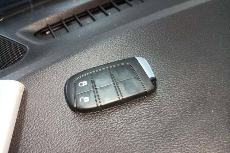 Used  Compass 2019 200T Automatic Family Edition - Connected Large Screen Version
