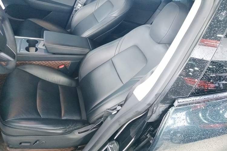 Used Tesla Model Y 2021 Standard Range Rear-Wheel Drive Version
