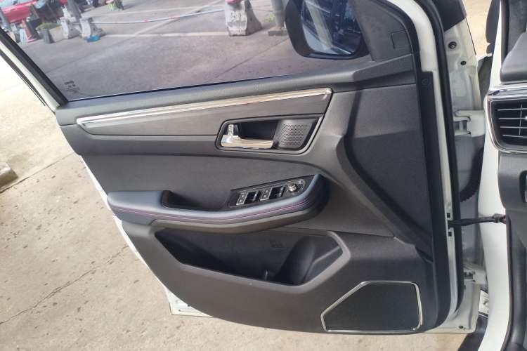 Used SWM G05 2021 PRO 1.5T Automatic Prestige 7-seater
