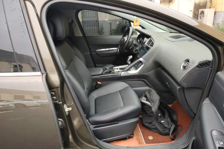 Used Peugeot 3008 2015 1.6THP Automatic Classic Edition
