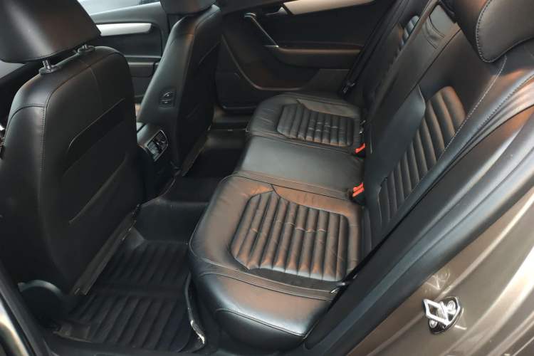 Used Volkswagen Magotan 2015 1.8TSI Advanced Model
