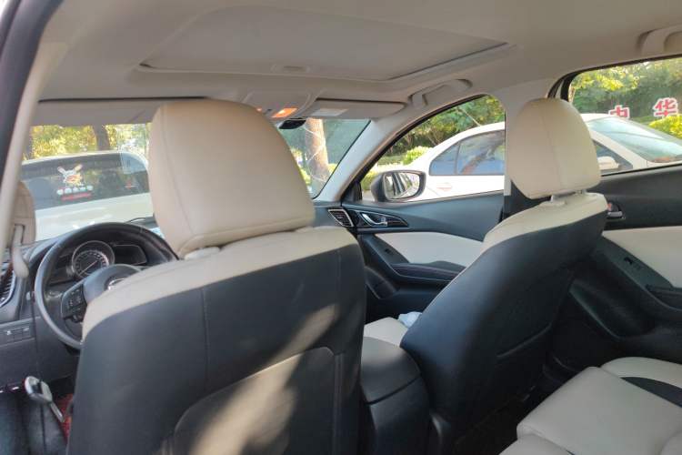 Used Mazda Mazda 3 Axela 2014 Sedan 2.0L Automatic Sport Model
