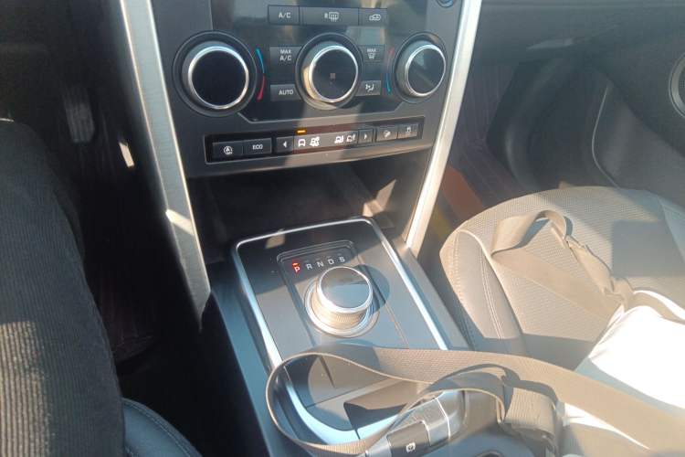 Used Land Rover Discovery Sport 2019 240 PS SE Version China VI Standard