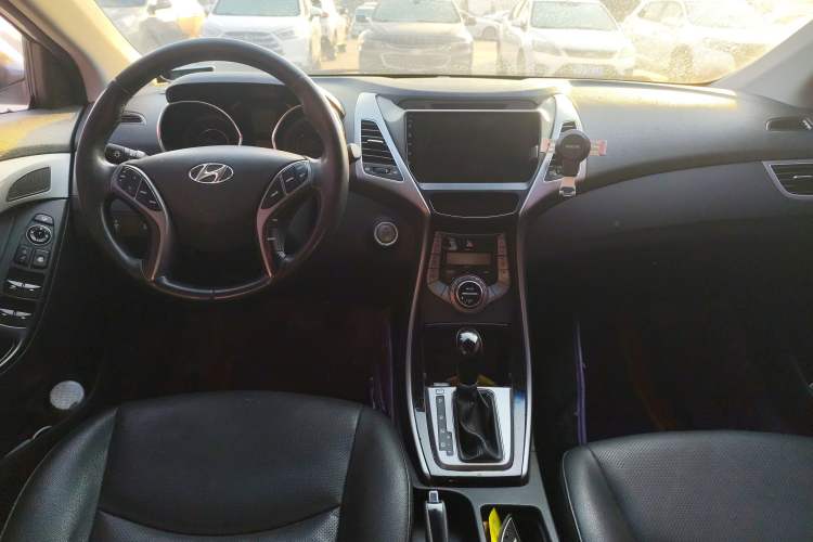 Used Hyundai Elantra 2015 1.6L Automatic Luxury Model