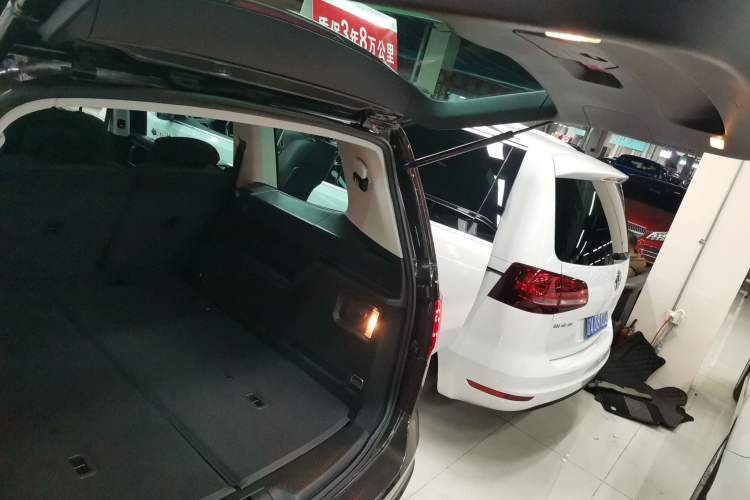 Used Volkswagen Sharan 2018 380TSI Comfort Edition 7-Seater
