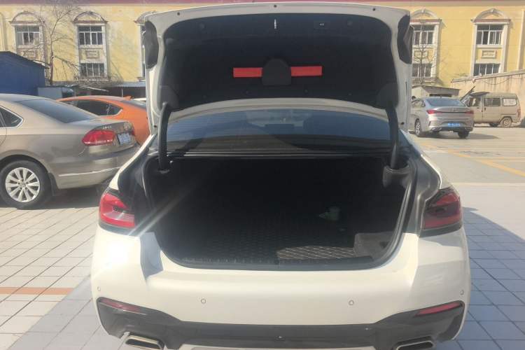 Used BMW 5 Series 2022 Second Facelift 525Li M Sport Package
