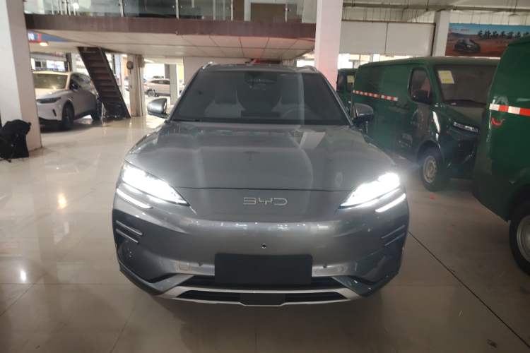 Used BYD Song PLUS New Energy 2025 EV Intelligent Driving Version 520km Premium Model
