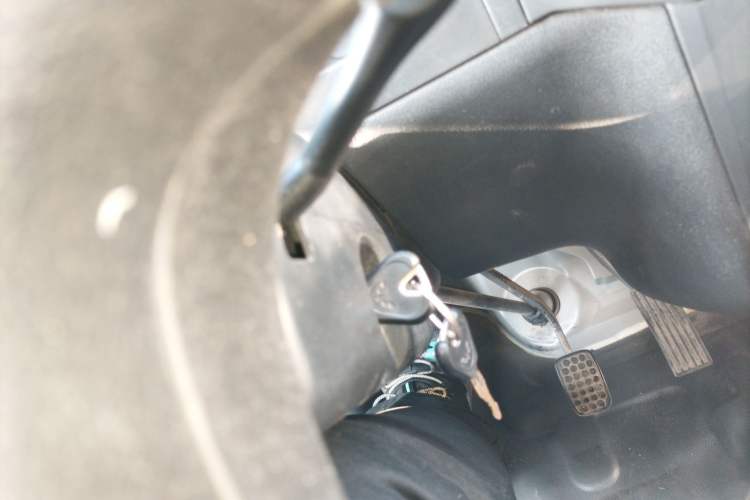 Used Wuling Zhiguang 2020 1.2L Van Utility Model China VI Emission Standard 2 Seats LSI