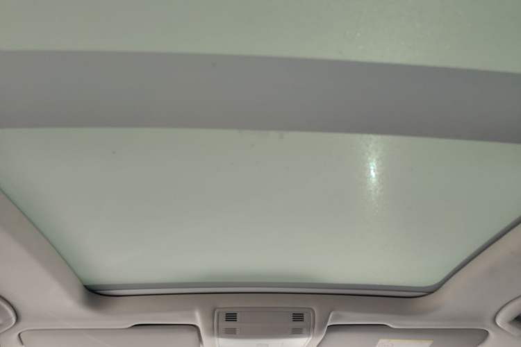 Used Volkswagen T-ROC 2019 280TSI DSG Two-Wheel Drive Comfort Version China VI Standard
