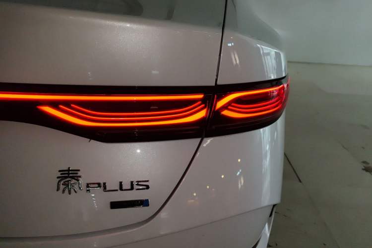 Used BYD Qin PLUS 2025 DM-i Smart Drive 55KM Beyond Model

