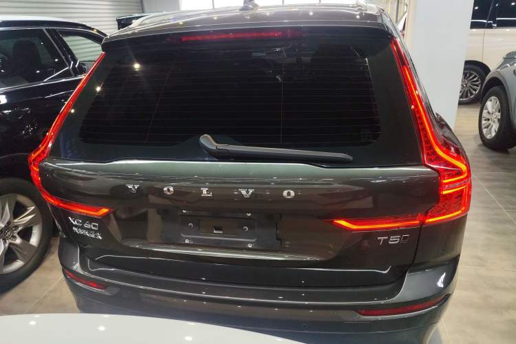 Used Volvo XC60 2019 T5 4x4 Zhiyuan Edition China VI Standard
