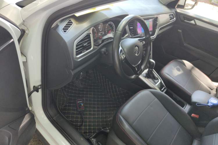 Used Volkswagen T-ROC 2018 230TSI DSG Two-Wheel Drive Advanced Version China V Standard
