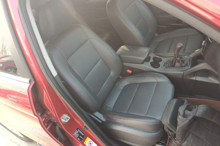 Used Changan CS75 2014 2.0L Manual Luxury Version China IV Standard