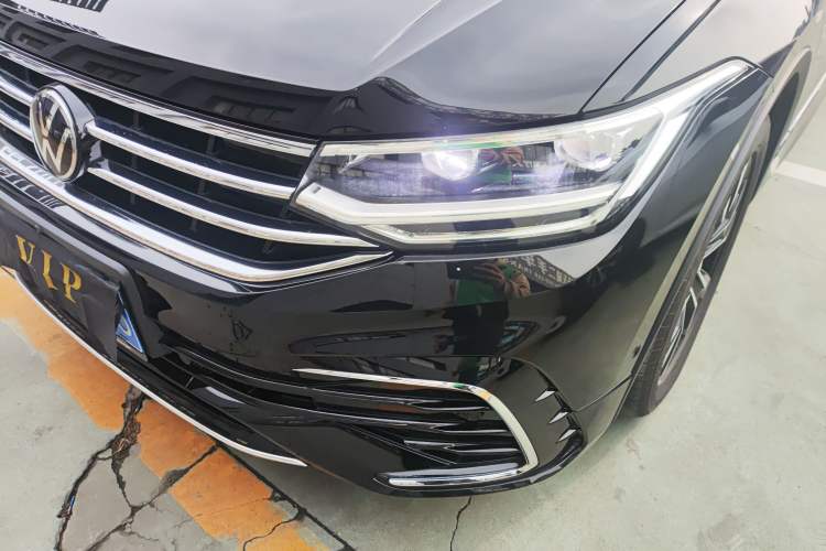 Used Volkswagen Tiguan L 2024 Outstanding Model 330TSI Automatic Two-Wheel Drive R-Line Dragon Glory Edition
