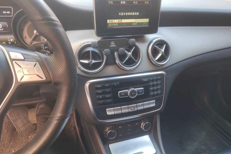 Used Mercedes-Benz GLA 2015 GLA 200 Fashion Model