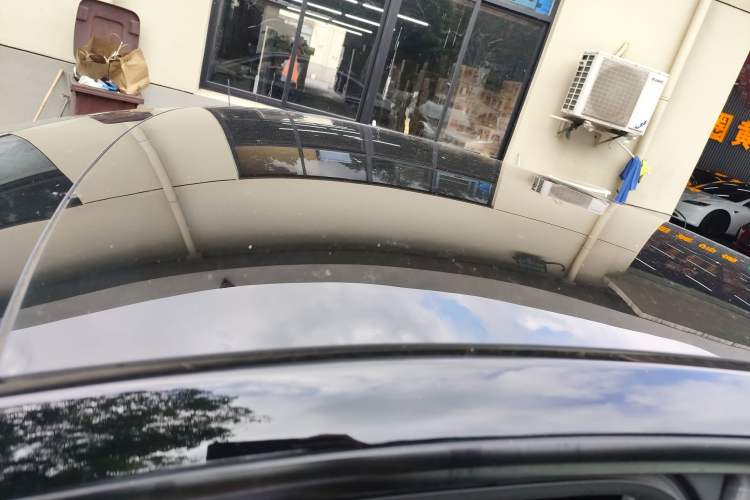 Used Tesla Model Y 2021 Long-Range All-Wheel-Drive Version
