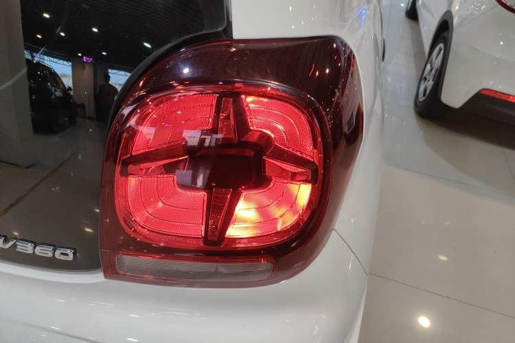 Used Roewe Clever 2021 302 km New Four-Seater Super-Efficient Version
