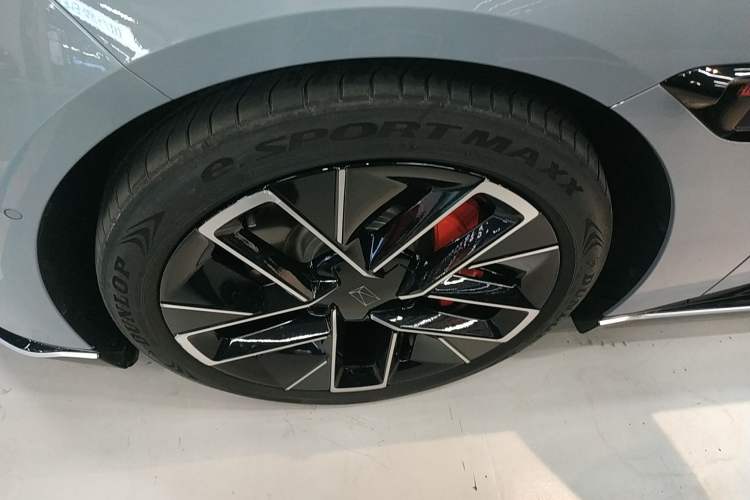 Used  12 2023 650 Three-Laser Four-Wheel Drive Performance Edition