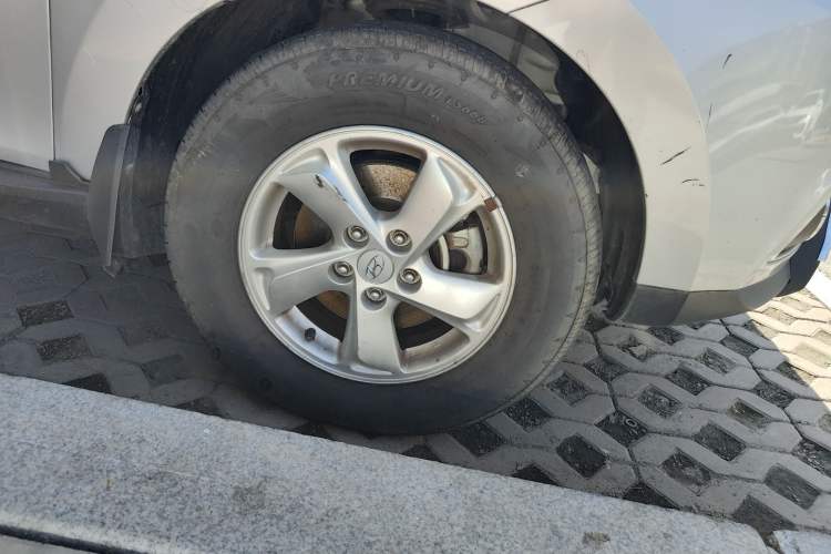 Used Hyundai ix35 2012 2.0L Automatic Two-Wheel Drive New Edition GL
