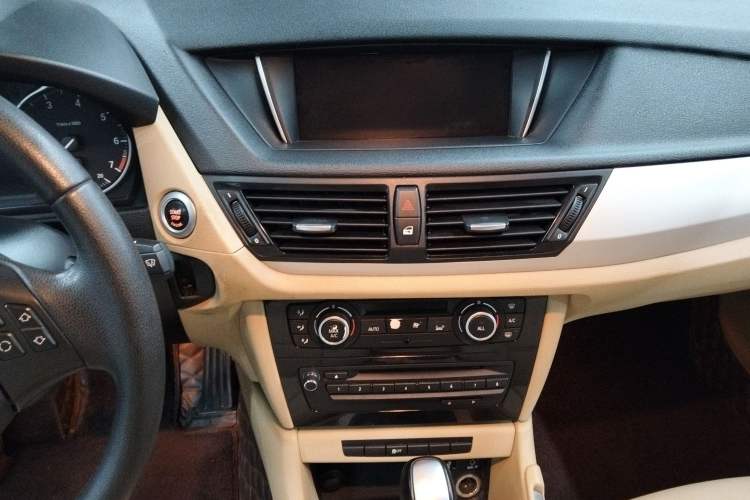 Used BMW X1 2012 sDrive18i Luxury Edition