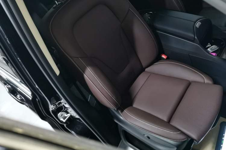 Used Mercedes-Benz V-Class 2024 V 300 L Long Wheelbase Luxury Edition
