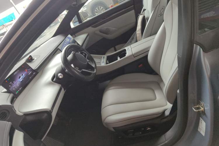 Used Hima Luxeed S7 2024 Max
