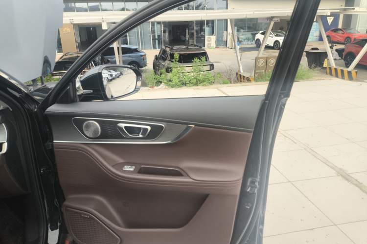 Used Chery Tiggo 8 PRO New Energy 2023 Champion Edition 1.5T 100km King's Version
