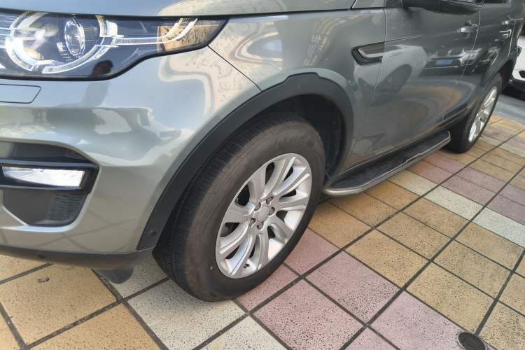 Used Land Rover Discovery Sport 2018 240 PS SE Version