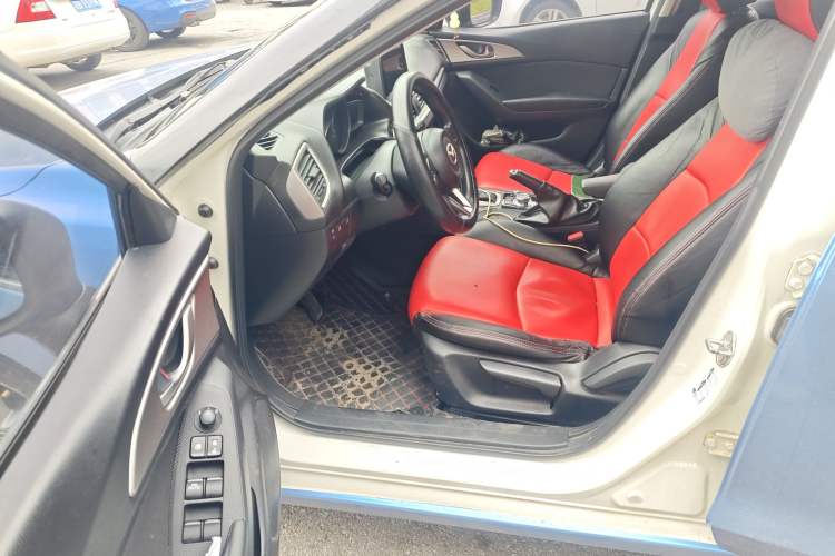 Used Mazda Mazda 3 Axela 2017 Hatchback 1.5L Automatic Comfort Model Emission Standard China V
