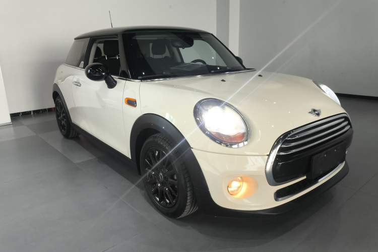 Used  MINI 2016 1.5T COOPER

