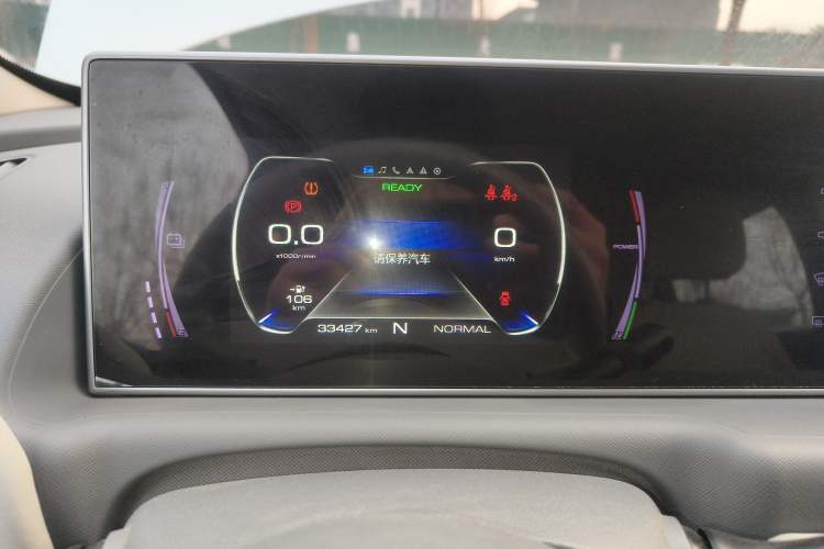 Used ORA White Cat 2022 Xiaoyue Mao Edition 360 km Luxury Model Lithium NMC
