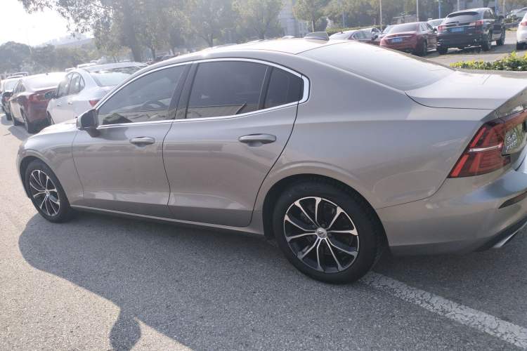 Used Volvo S60 2022 B4 Zhiyi Luxury Edition
