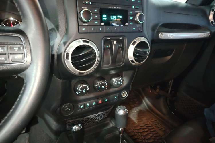 Used  Wrangler 2017 3.6L Rubicon Two-Door Comfort Edition
