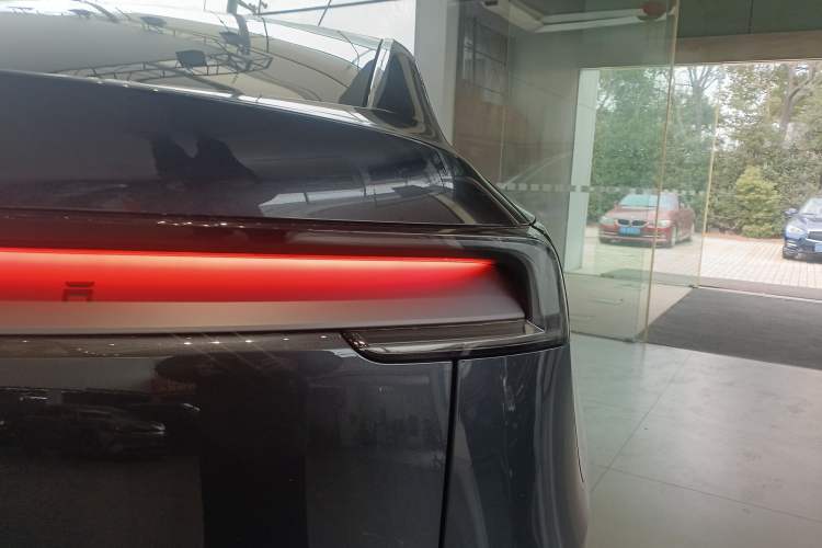 Used Tesla Model Y 2025 Rear-Wheel-Drive Version