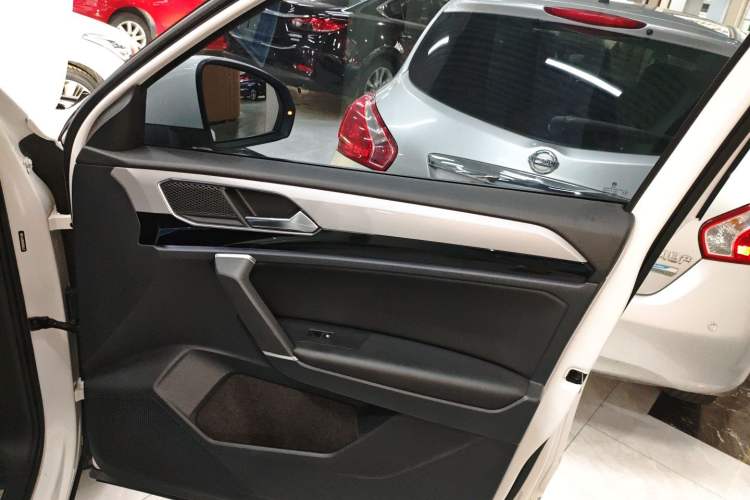 Used Volkswagen Tayron 2020 330TSI Two-Wheel Drive Luxury Smart Connectivity Version
