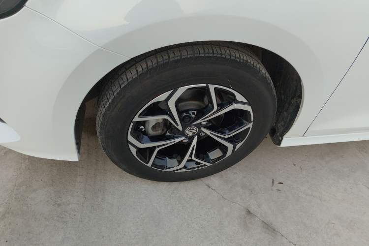 Used MG 5 2023 180 DVVT CVT Luxury Edition
