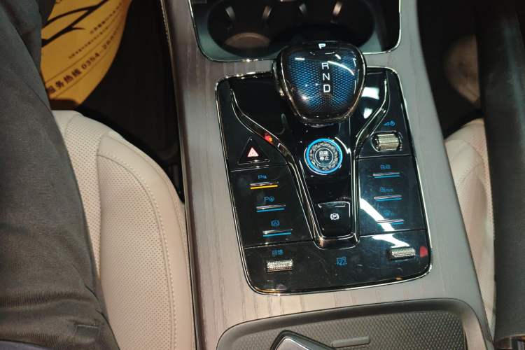 Used BYD Han 2025 EV Intelligent Driving Edition 701KM LiDAR Deluxe Model
