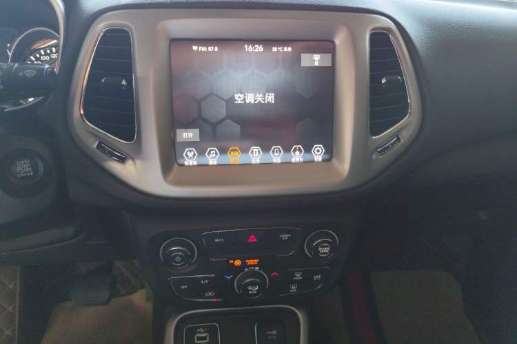 Used  Compass 2020 220T Automatic Leading Edition
