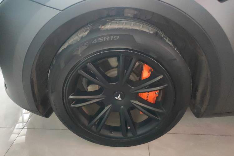 Used Tesla Model Y 2022 Long-Range All-Wheel-Drive Version