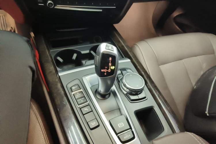 Used BMW X5 2015 xDrive28i
