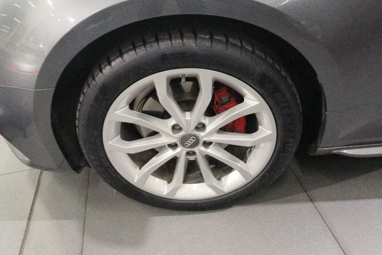 Used Audi A4L 2018 30th Anniversary Edition 40 TFSI Fashion Model
