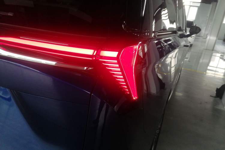 Used Buick GL8 New Energy 2024 Lu Zun Luxury Edition 7-Seater
