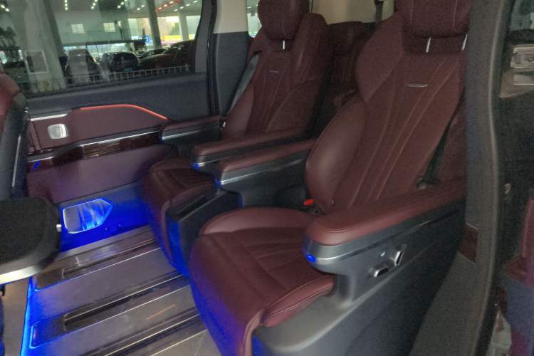 Used Hongqi HQ9 2023 2.0T Smart Connect Flagship Edition
