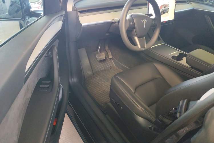 Used Tesla Model Y 2024 Rear-Wheel-Drive Version
