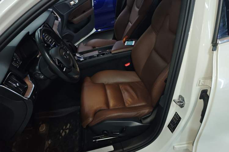 Used Volvo S60 2022 B4 Zhiyuan Luxury Edition
