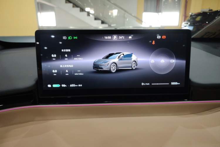 Used Hima Luxeed R7 2024 All-Electric 802 km Max
