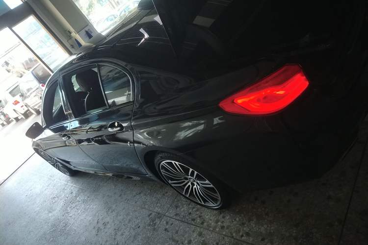 Used BMW 5 Series 2018 530Li Leading Model M Sport Package